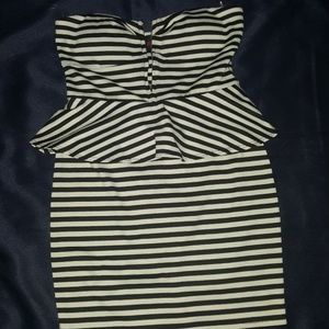 SIZE MEDIUM 2B BEBE STRAPLESS BLACK AND WHITE